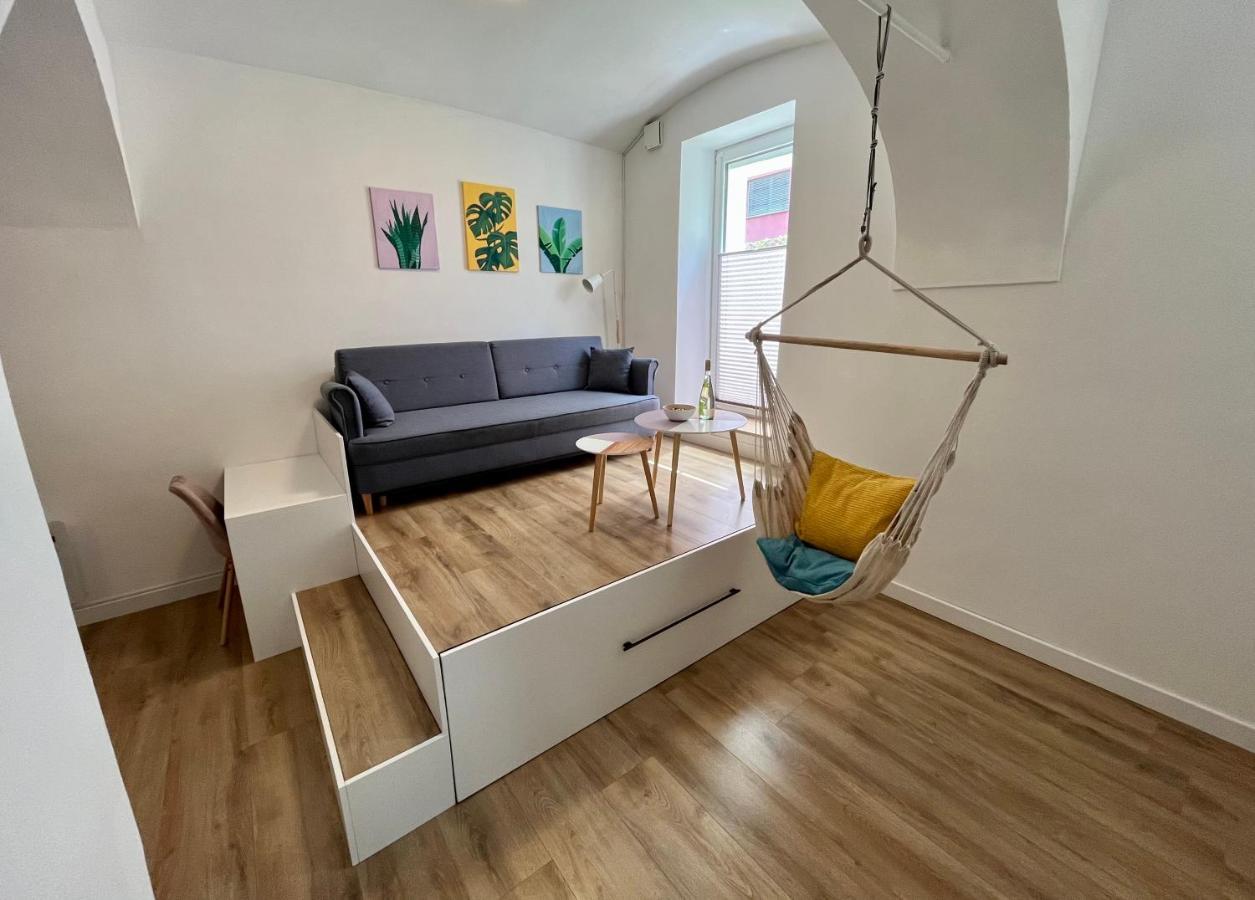 Tisa, Apartment *
